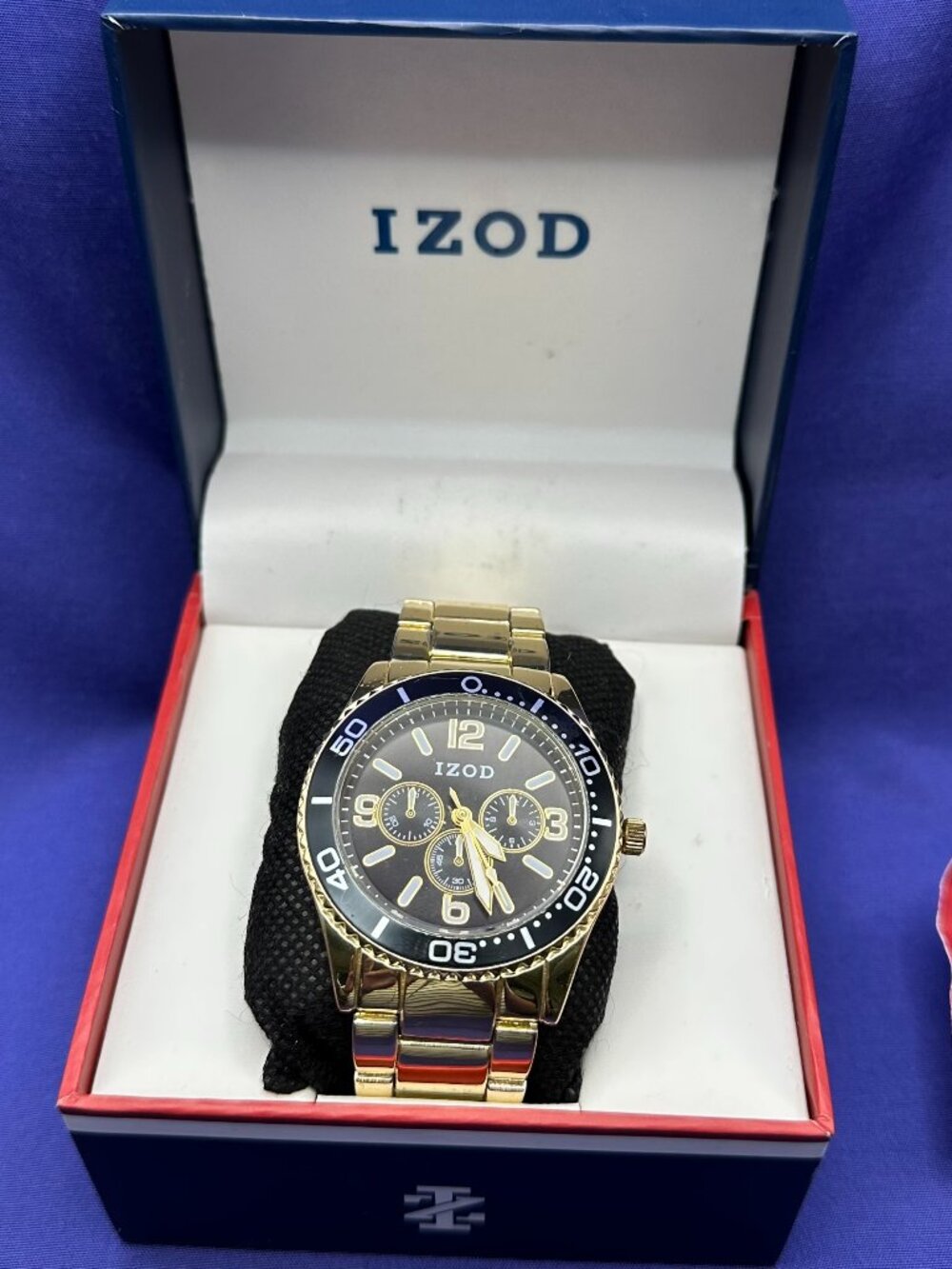 Izod Gold-Tone Easy Read Analog Watch. Fresh Battery.